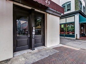 Exterior detail - Stylish Loft Next to City Market Downtown! (Savannah)