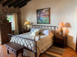 2 habitaciones, tabla de planchar con plancha, wifi y ropa de cama 