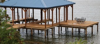 Waterfront Home! Relax & Enjoy the Serenity of Lake Palestine.  
