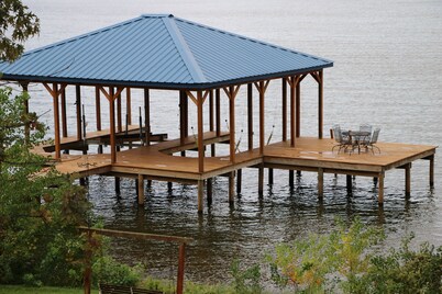 Waterfront Home! Relax & Enjoy the Serenity of Lake Palestine.  
