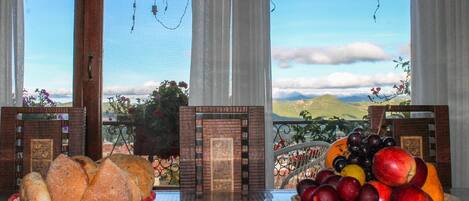 Free daily self-service breakfast