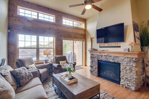 TV, fireplace, Netflix, Hulu