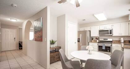 ¡Espléndida casa de 3 dormitorios con piscina y spa!