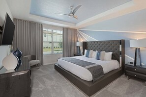 9 bedrooms, desk, iron/ironing board, travel cot