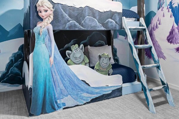 A bunk bed with a mural of a snowy landscape and characters. - Lavish Home Near Parks w/ Ice Princess & Space BRs, Theater, Huge Arcade & Pool (Kissimmee)