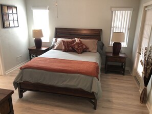 3 habitaciones, escritorio, tabla de planchar con plancha y wifi gratis 