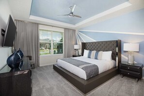 9 bedrooms, desk, iron/ironing board, travel cot