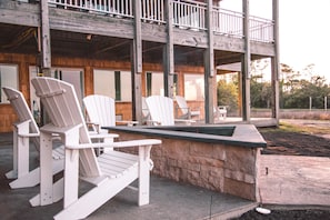 Fireplace - The Burrus House Inn Waterfront Suites (Manteo)