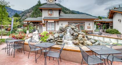 Sunny condo w/ a balcony, shared pools, hot tub, game room - near downtown