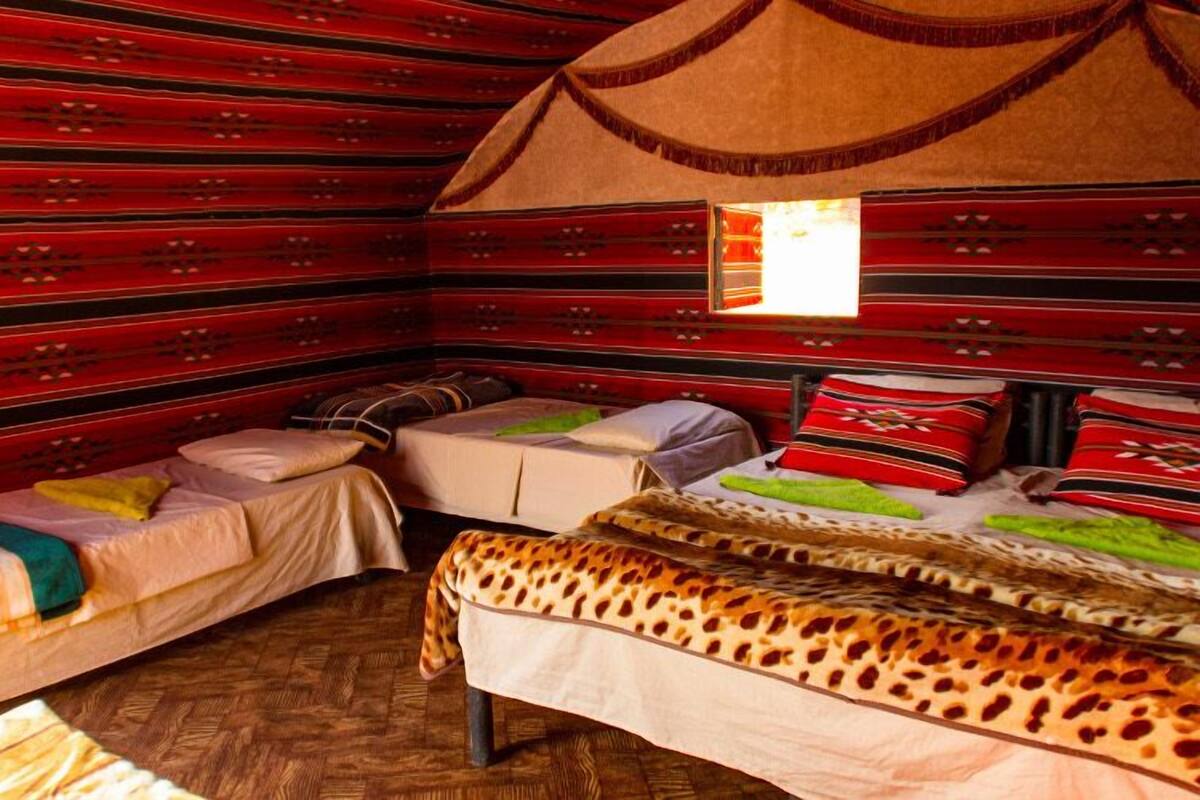 Bed sheets, wheelchair access