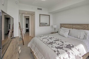 2 chambres, bureau, fer et planche à repasser, accès au Wi-Fi (inclus)