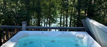 Lake Keowee vann foran!  I nærheten av Clemson!  Clemson hjemmekamper fortsatt tilgjengelig!