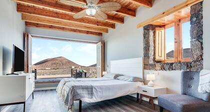 Stunning Villa "Tranquila" with Sea View, Mountain View, Pool, Garden & Terrace