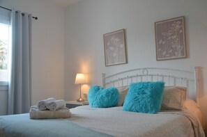 2 chambres, fer et planche à repasser, Wi-Fi gratuit, draps fournis