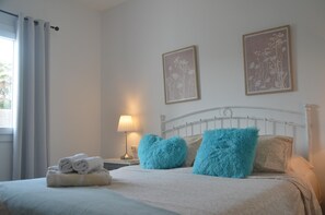 2 bedrooms, iron/ironing board, free WiFi, bed sheets - Beautiful Villa "Mariola" Close to Beach with Heated Pool, Terrace, Garden & Wi-Fi (Playa blanca)