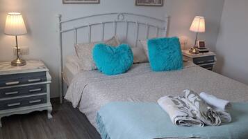 2 bedrooms, iron/ironing board, free WiFi, bed sheets