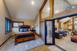 8 dormitoris, planxa i posts de planxar i internet gratuïta 