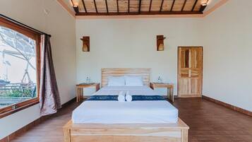 Desk, free WiFi, bed sheets