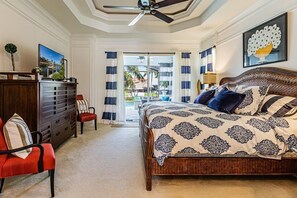 4 bedrooms, memory foam beds, desk, WiFi