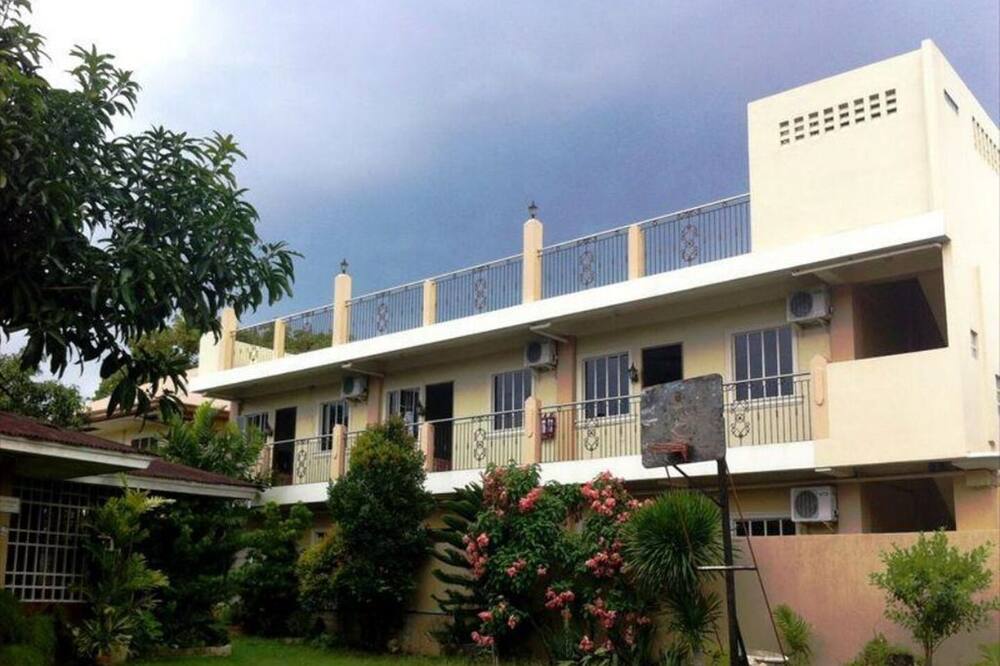 Spurlock Residences