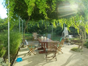 屋外ダイニングエリア