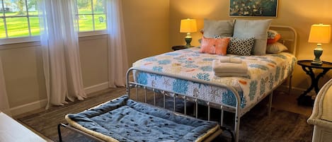 2 bedrooms, desk, iron/ironing board, travel crib