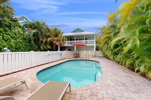 Pool - Lovely island home  - 1 block to Pine Street, 2 dogs OK (Anna Maria)