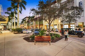 Exterior - Nautical home with private pool, enclosed yard & amazing location near beach (Naples)