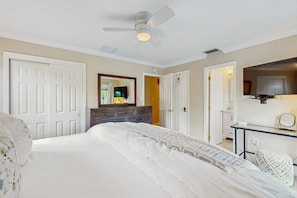 3 bedrooms, iron/ironing board, WiFi, bed sheets