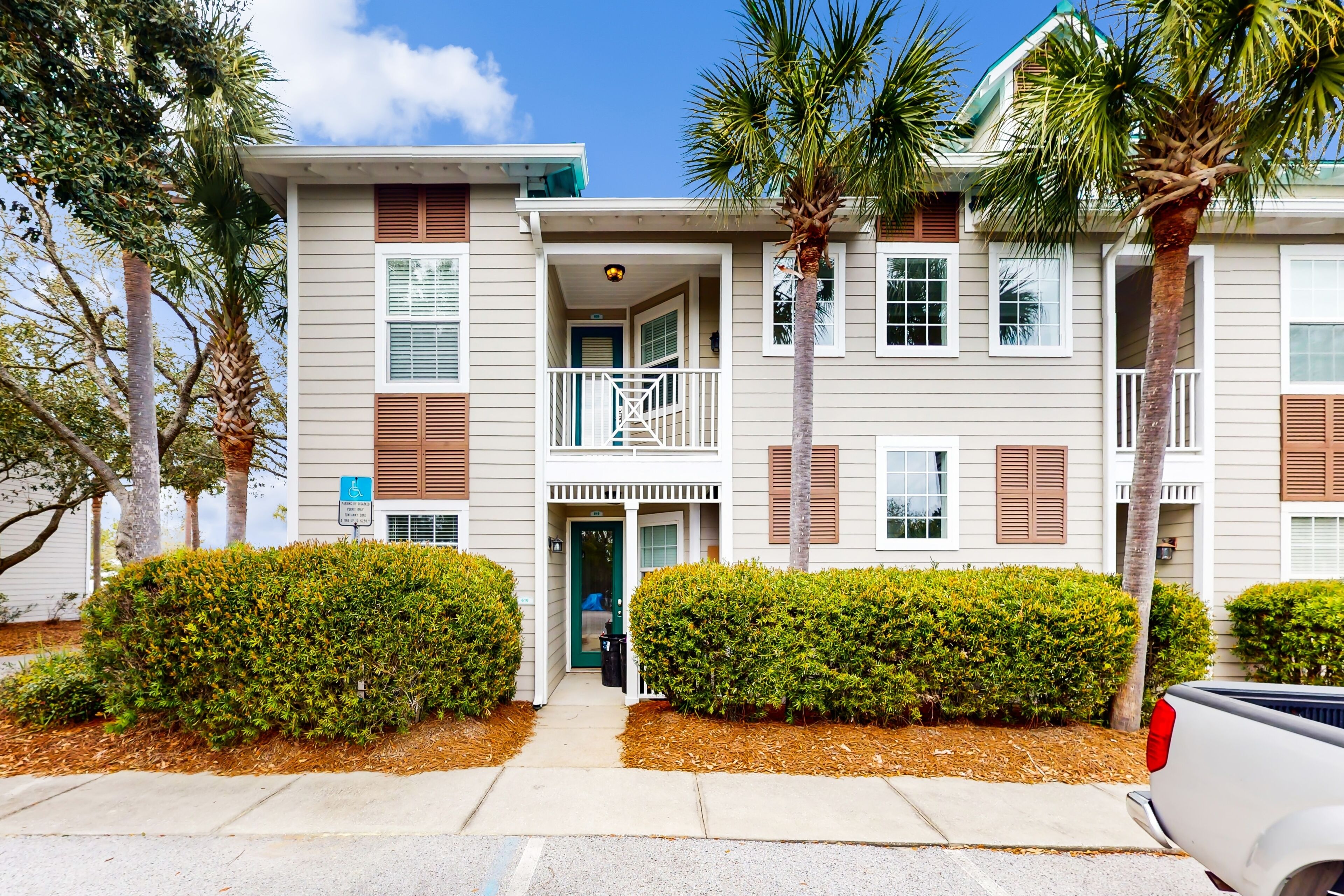 Spacious, Snowbird-Friendly Condo w/ Shared Pool & Gas Grill - Close to Beach