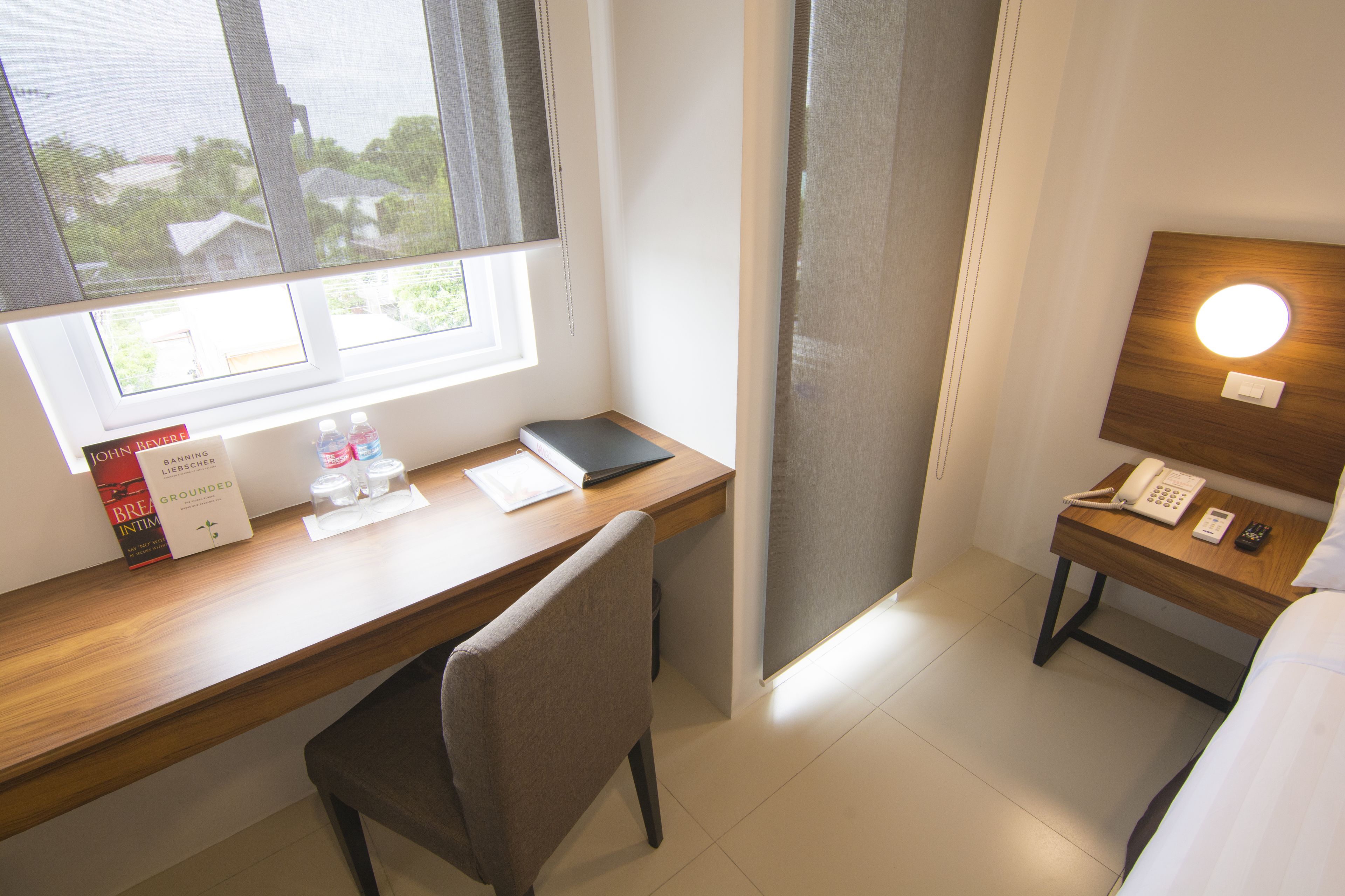 soundproofing, free wifi, bed sheets