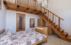 2 bedrooms, in-room safe, travel cot, free WiFi