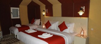 Sleeping in a Luxury tent in Merzouga desert !