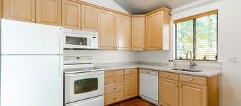 Holladay secluded boarding house