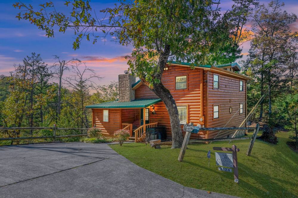 Laurel Hills: A Quiet & Cozy Retreat