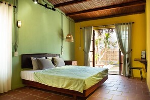 7 bedrooms, iron/ironing board, WiFi, bed sheets