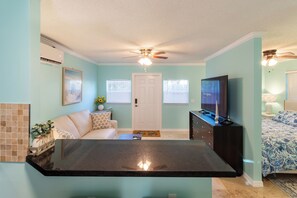 1 bedroom, desk, iron/ironing board, WiFi