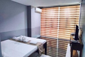 Free WiFi - RedDoorz @ Villa E Mansion (Vigan)