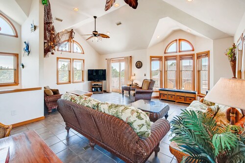 Paksu lokki: 4 BR / 4. 1 BA merinäköala Salvossa, vuodepaikkoja 10