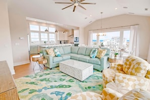 Smart TV, video games, stereo - Premier Oceanside Dog Friendly w/ Pool, Elevator, Hot Tub, Golf Simulator, More! (Salvo)