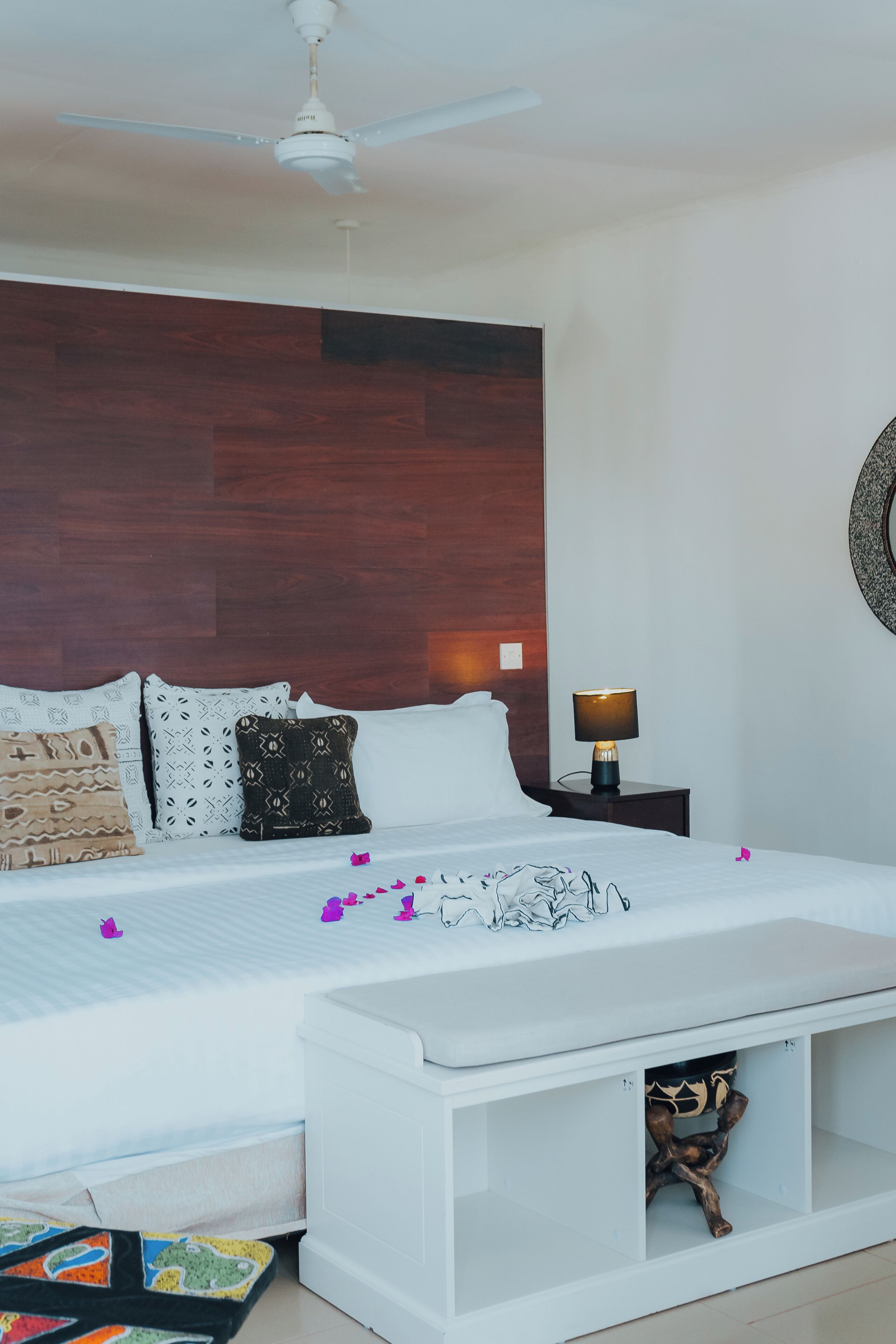 Suite Royal, vista al océano | Ropa de cama de alta calidad y caja de seguridad en la habitación 