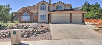 CO Springs Apartment < 6 Mi to Garden of the Gods!
