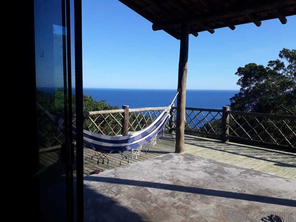 House overlooking the sea, 10 minutes' drive from Praia do Curral.