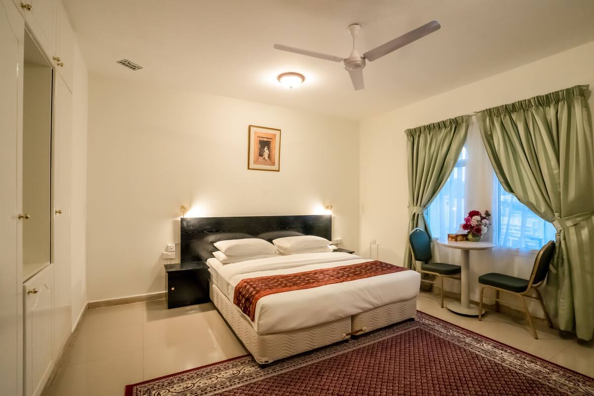 Free WiFi, bed sheets