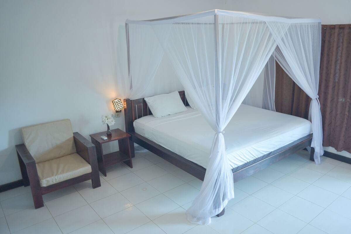 Honeymoon Suite (Ground Floor)