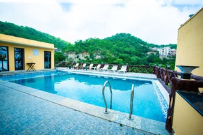 Udendørs pool