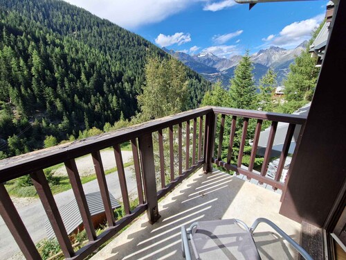 2 rooms 5 people, ski-in/ski-out, near lift and shops