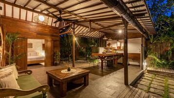 Villa Deluxe, 3 chambres (Villa Bayu) | 1 chambre, minibar, coffres-forts dans les chambres