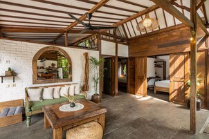 3 Bedroom Deluxe - Villa Bayu | Minibar, in-room safe, individually decorated, individually furnished