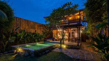 Vila Deluks, 2 kamar tidur (Villa Kayu) | 1 kamar tidur, minibar, brankas, dan didekorasi berbeda-beda